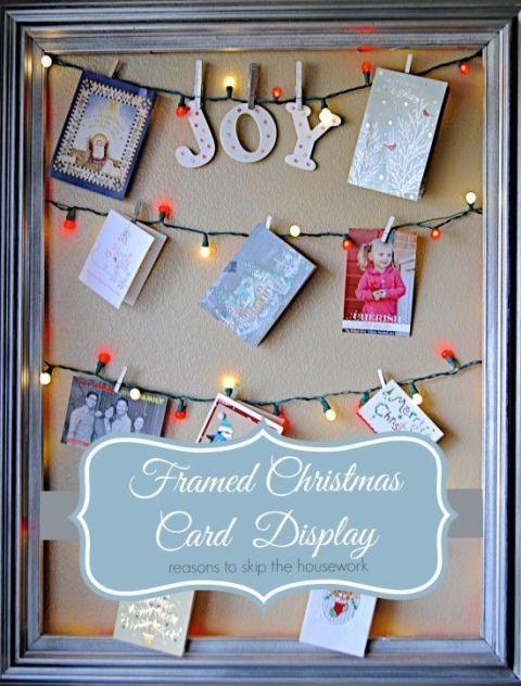 21 διαφορετικοί τρόποι για να διακοσμήσετε το σπίτι με Χριστουγεννιάτικες κάρτες