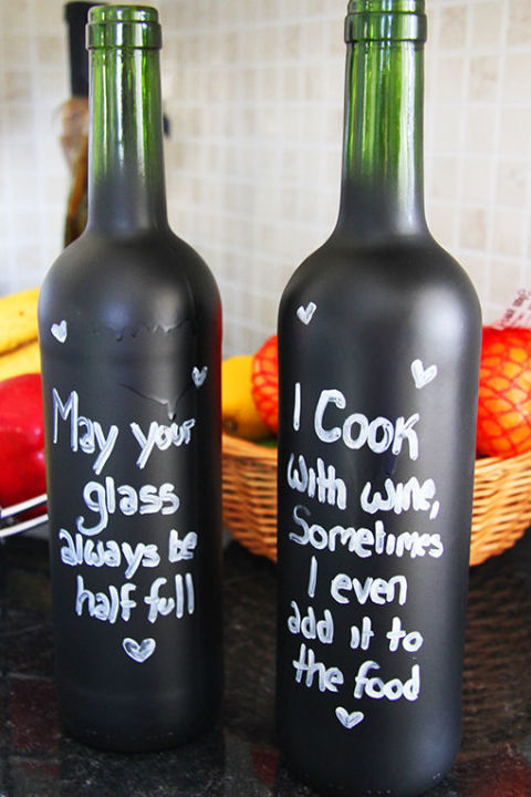 24 DIY για να χρησιμοποιήσετε με ένα δημιουργικό τρόπο τα άδεια μπουκάλια κρασιού
