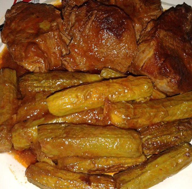 μοσχαρι-κοκκινιστο-με-κολοκυθακια