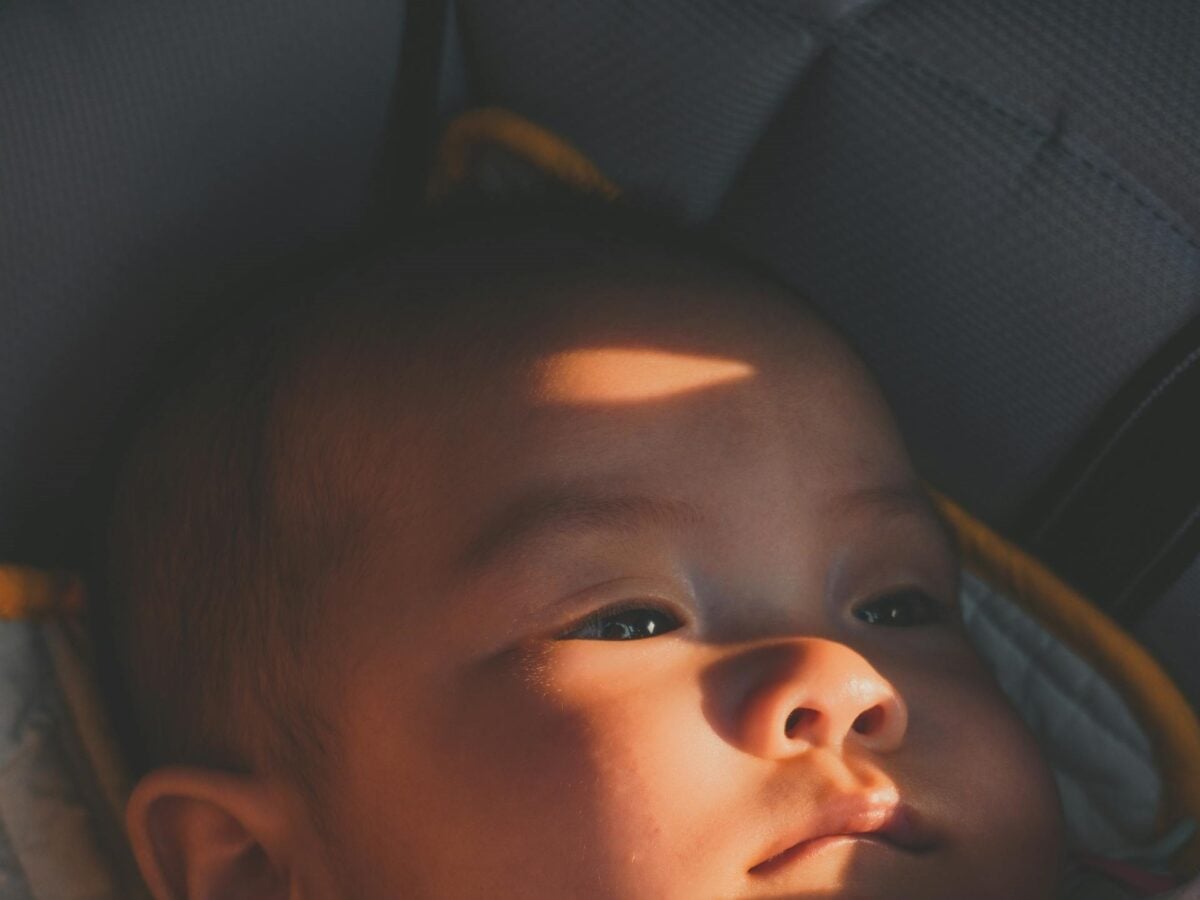 Το λάθος που κάνουν τον χειμώνα οι γονείς στο αυτοκίνητο, όταν βάζουν το παιδί στο καθισματάκι