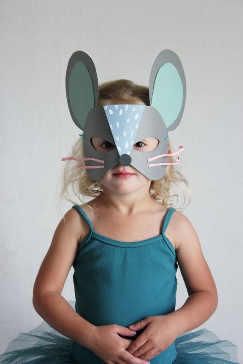 Φτιάξτε με τα παιδιά σας εύκολες αποκριάτικες μάσκες σε λίγα μόλις λεπτά