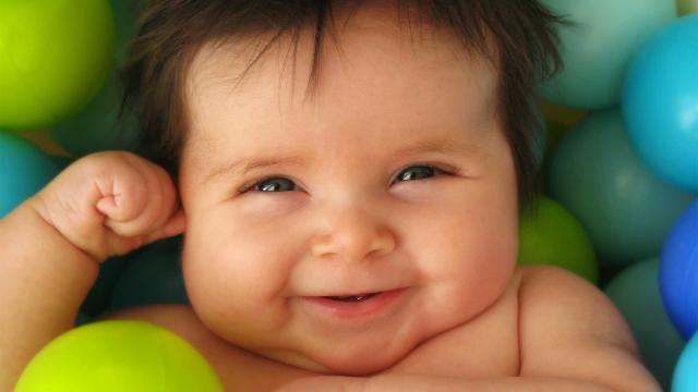 Πώς το μέγεθος του κεφαλιού του μωρού συνδέεται με την νοημοσύνη του, σύμφωνα με μια έρευνα;