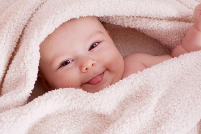 Πότε αρχίζουν τα μωρά να χαμογελούν;