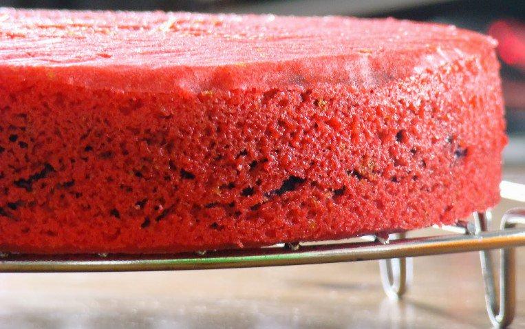 Πως να φτιάξεις την πιο εντυπωσιακή τούρτα ουράνιο τόξο!