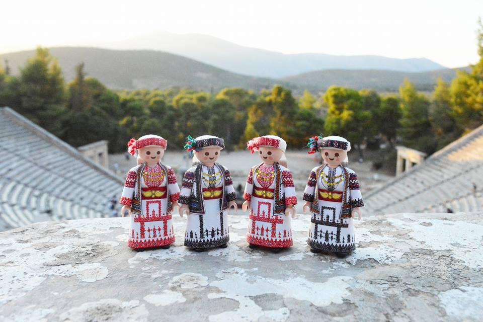 21χρονος Έλληνας ντύνει φιγούρες Playmobil με παραδοσιακές ελληνικές φορεσιές με υλικά και εργαλεία που έχει σπίτι του! 4 playmobil παραδοσιακες φορεσιες3