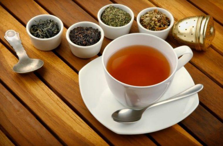 Σύμφωνα με μια νέα κινεζική επιστημονική έρευνα: το καυτό τσάι αυξάνει τον κίνδυνο καρκίνου του οισοφάγου για όσους πίνουν αλκοόλ και καπνίζουν