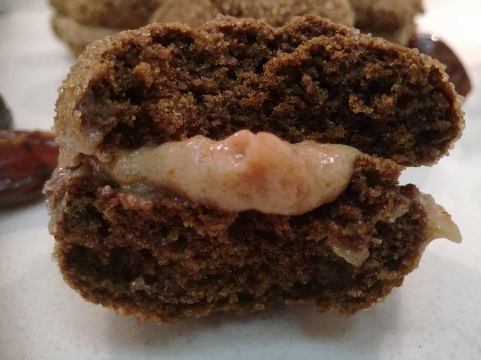 πεντανόστιμα, διαφορετικά και νηστίσιμα - vegan μπισκοτάκια με χαρουπάλευρο γεμιστά με μπανάνα και χουρμάδες. 3 μπισκοτα με χαρουπαλευρο1
