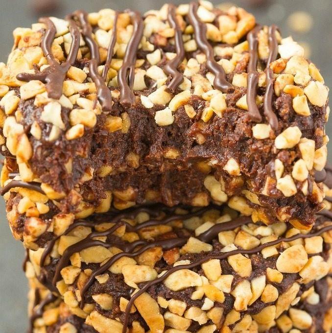 Πανεύκολες, Νηστίσιμες τρούφες Ferrero Rocher με 4 υλικά 2 σοκολατακια φερερο νηστισιμα