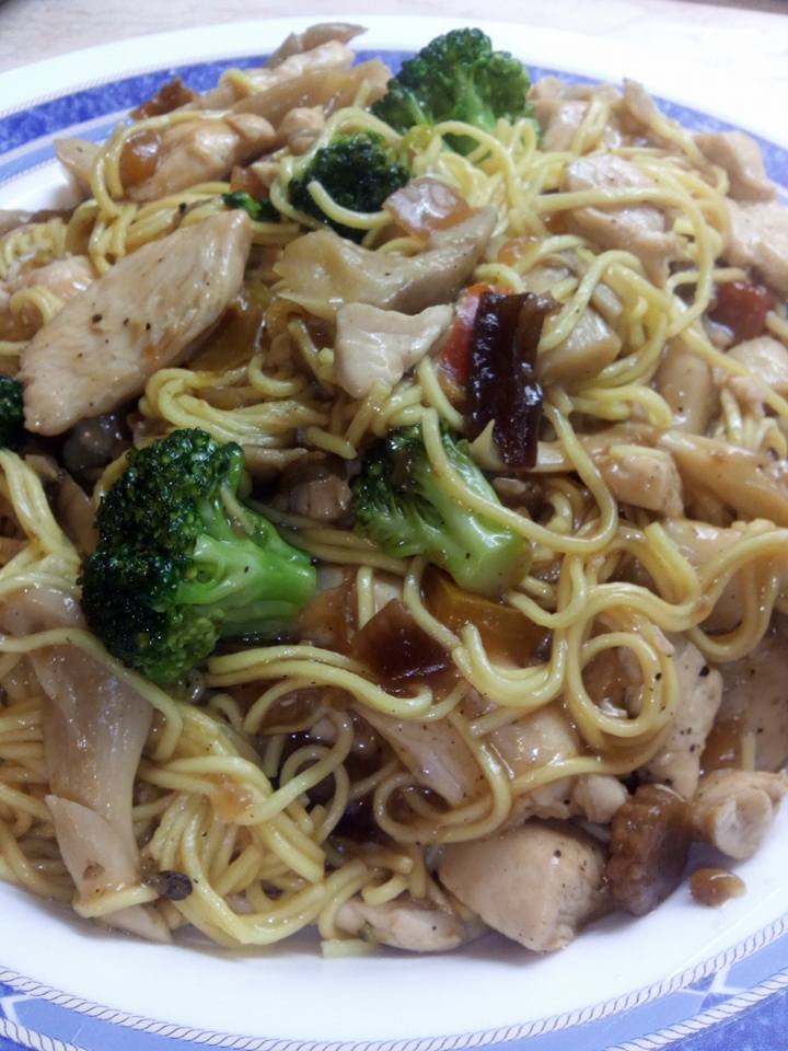 Φανταστικά νούντλς με λαχανικά και κοτόπουλο !!!