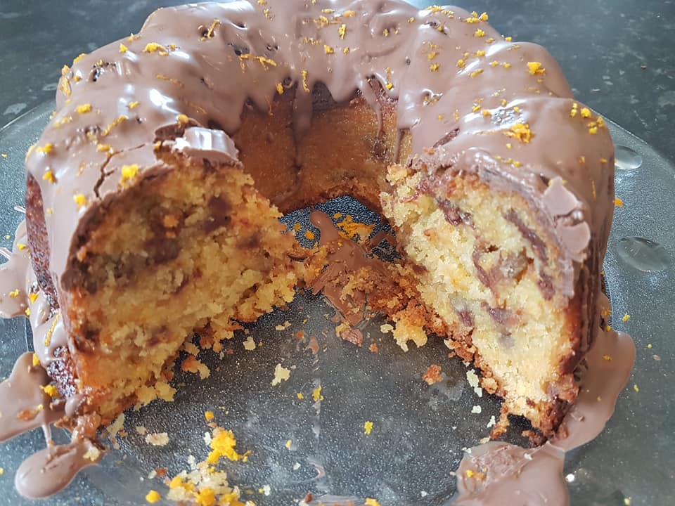 Κέικ με ολόκληρα πορτοκάλια, νηστίσιμο με επικάλυψη σοκολάτας