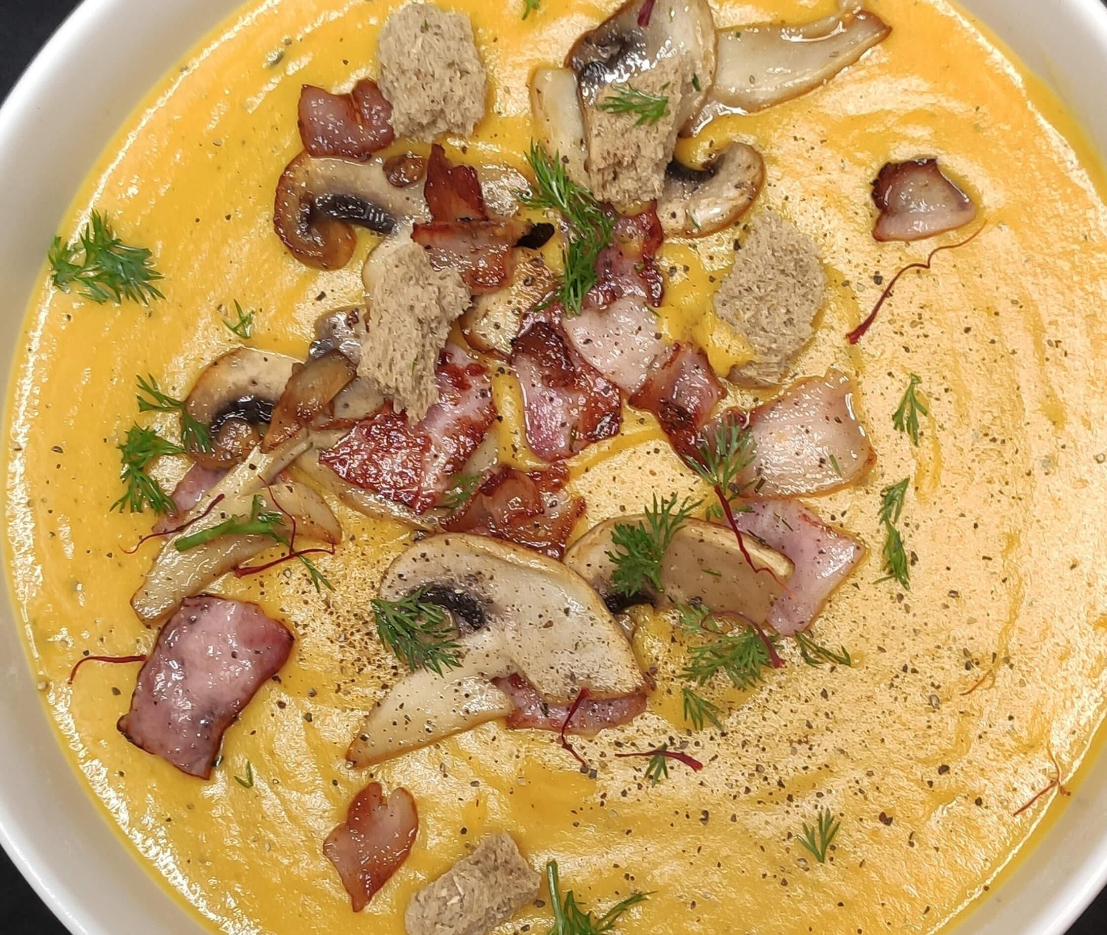 Σούπα βελουτέ με πατάτα καρότο και σέλερυ