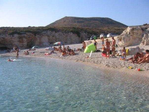 Κρύσταλλο: Αυτή είναι η πιο κρύα παραλία της Ελλάδας, που το νερό της δεν ζεσταίνει ποτέ