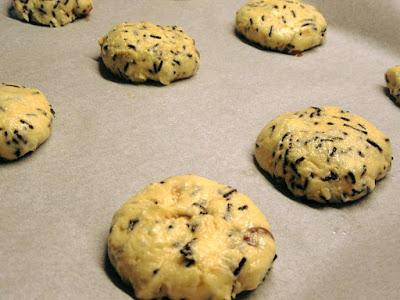 Εύκολα Cookies με σοκολάτα και γέμιση μερέντας