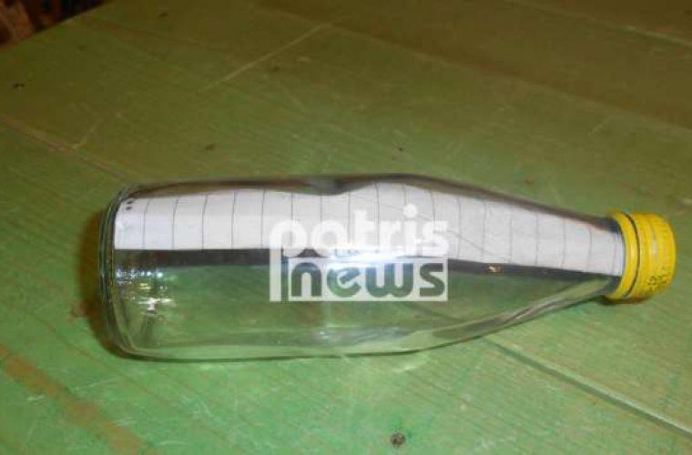 Ηλεία: Η θάλασσα ξέβρασε αυτό το μπουκάλι – Το μήνυμα με τις 32 λέξεις που προκαλούν συγκίνηση (εικόνα)