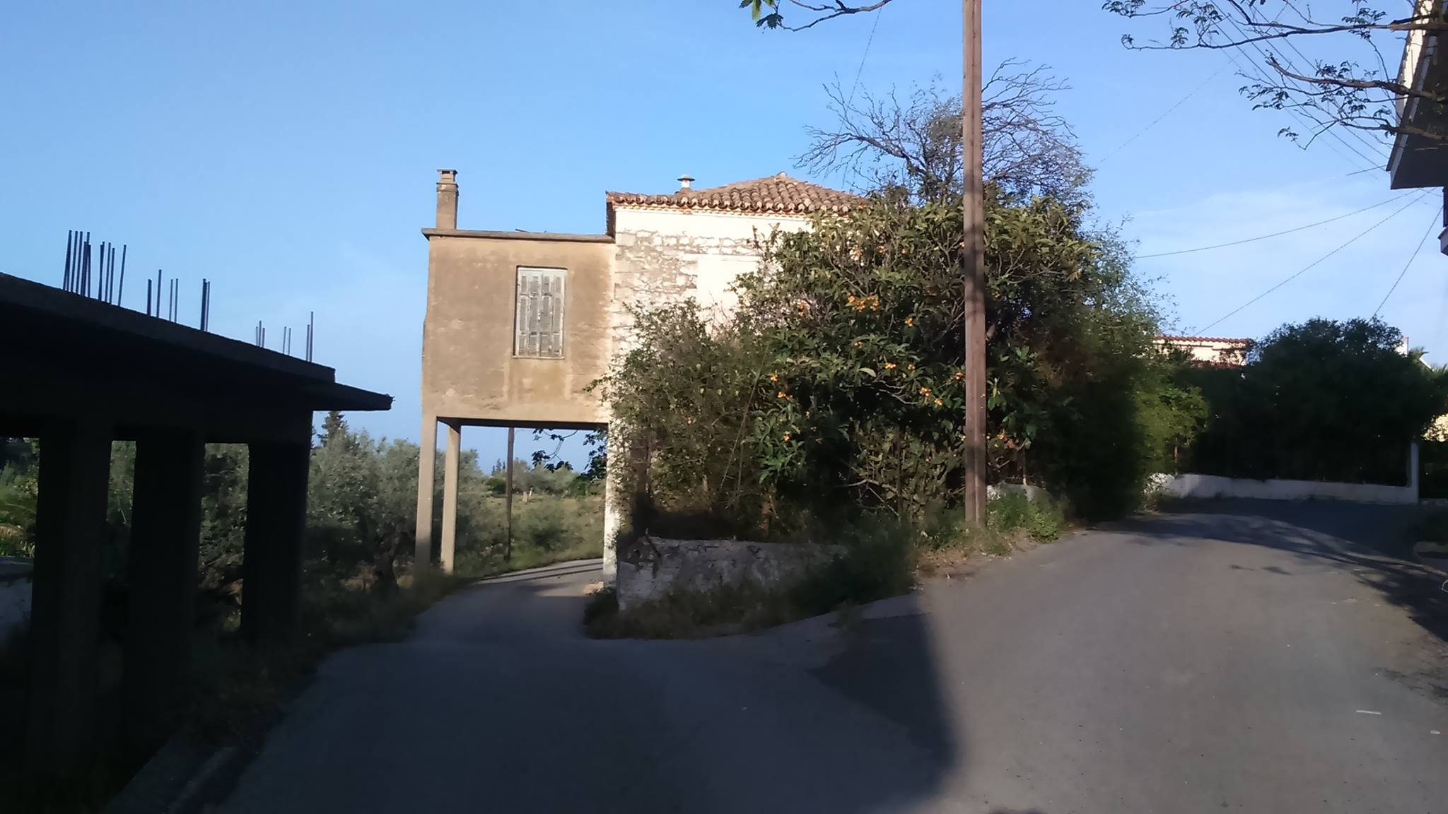 40 απίστευτες φωτογραφίες με αυθαίρετες κατασκευές που βρίσκονται στην Ελλάδα! 11 40 αυθαιρετες κατασκευες10