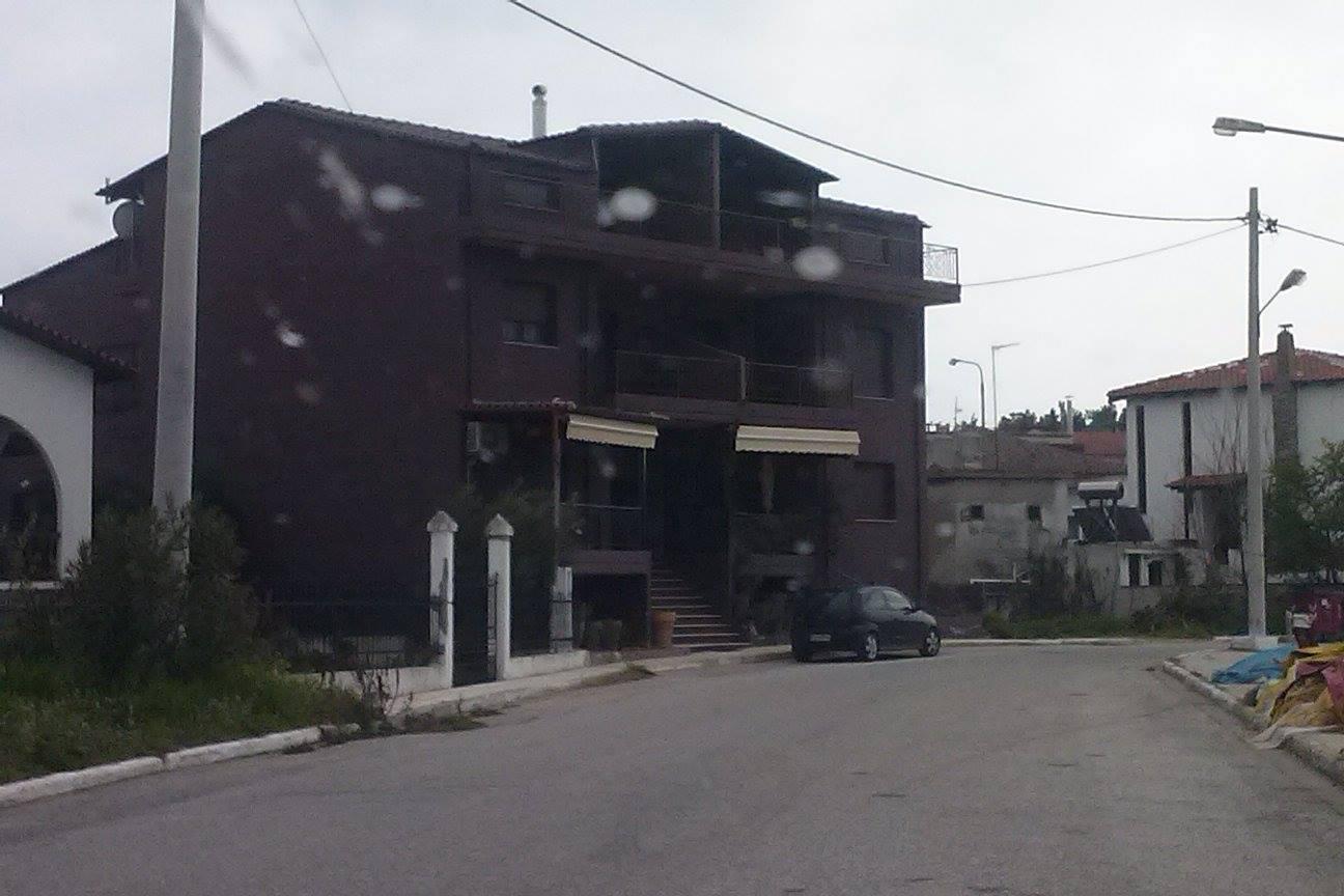 40 απίστευτες φωτογραφίες με αυθαίρετες κατασκευές που βρίσκονται στην Ελλάδα! 17 40 αυθαιρετες κατασκευες16