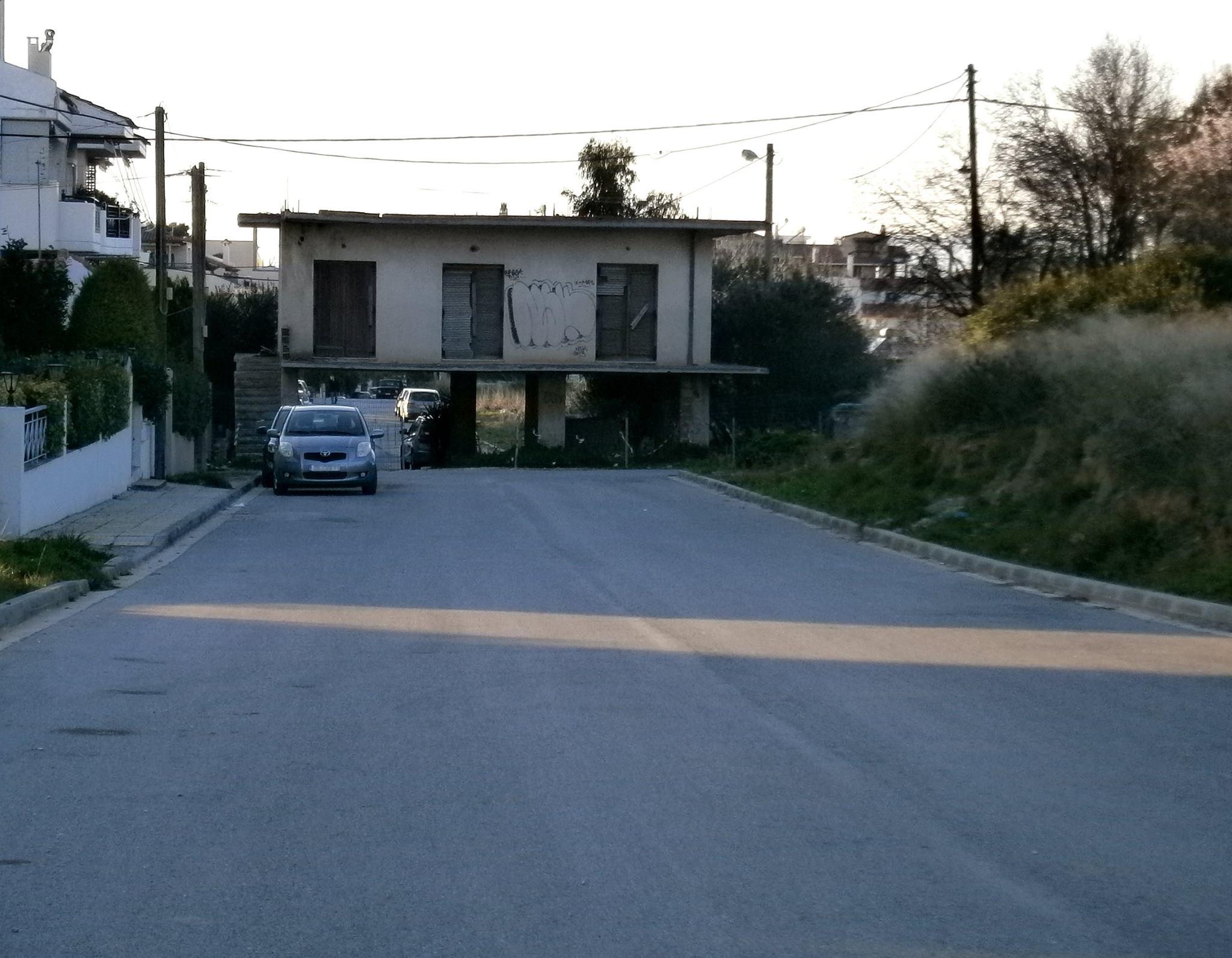 40 απίστευτες φωτογραφίες με αυθαίρετες κατασκευές που βρίσκονται στην Ελλάδα! 24 40 αυθαιρετες κατασκευες23