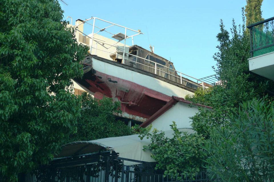 40 απίστευτες φωτογραφίες με αυθαίρετες κατασκευές που βρίσκονται στην Ελλάδα! 35 40 αυθαιρετες κατασκευες33
