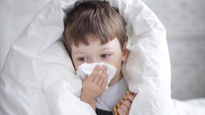Φθινόπωρο 2023: Εποχική γρίπη ποιος είναι ο τρόπος μετάδοσης τα συμπτώματα και πως την αντιμετωπίζουμε