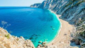 Η πιο επικίνδυνη παραλία της Ελλάδας που κανείς δεν τολμάει να πάει (Pics)