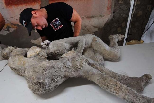 Αυτό που αποκάλυψαν οι αρχαιολόγοι για την Πομπηία είναι κάτι πολύ τραγικό...
