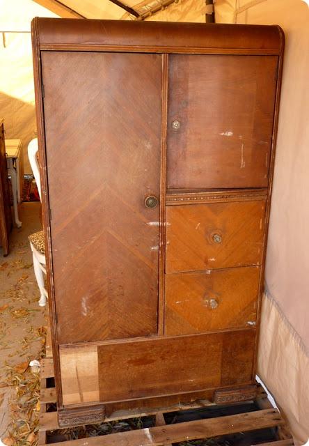 Πώς Να Ανανεώσετε Εύκολα Μια Παλιά Ντουλάπα - Βάψιμο Και Ανάγλυφο Σχέδιο - Οδηγίες! 2 ανανεωση παλιας ντουλαπας1