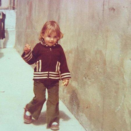 29+1 διάσημοι Έλληνες στην παιδική τους ηλικία -Τους αναγνωρίζεις;
