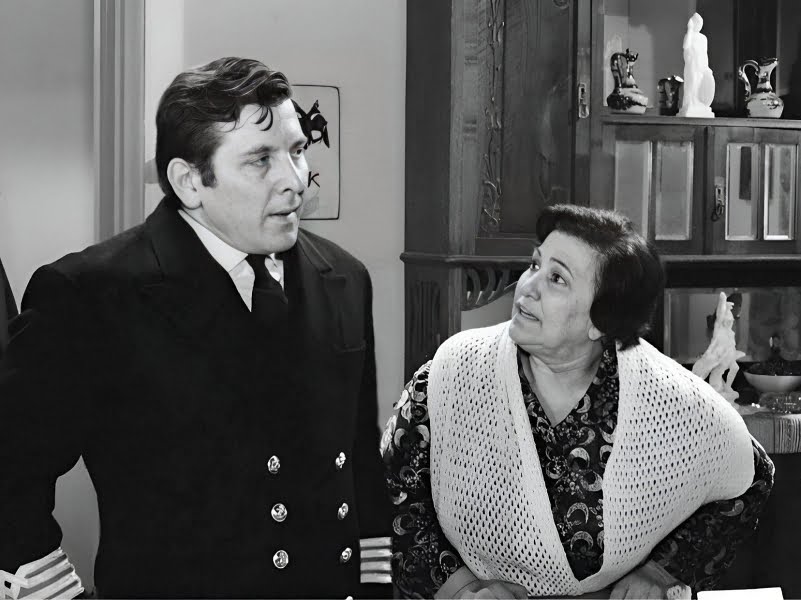 Μαίρη Μεταξά: Η υπερπροστατευτική και φωνακλού μαμά του ελληνικού σινεμά και το μοναχικό της τέλος