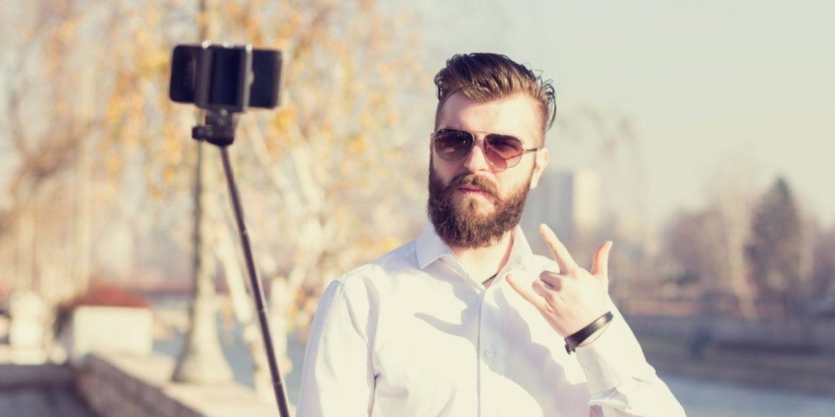 Νέα έρευνα αποκαλύπτει: Οι άντρες που βγάζουν πολλές selfies έχουν τάσεις ψυχοπάθειας