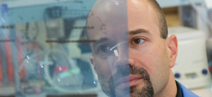 Έλληνας βιολόγος και ερευνητής βρήκε τον τρόπο να «μετατρέπει» τα κακοήθη κύτταρα σε καλοήθη