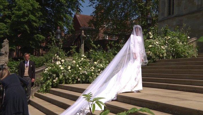 Πανέμορφη νύφη η 36χρονη Μέγκαν Μαρκλ - Η συγκίνηση και τα δάκρυα του Χάρι