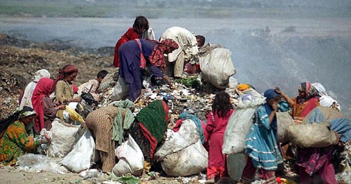 Σοκαριστικό!Εκατοντάδες νεκρά νεογέννητα κορίτσια πετάγονται σε σωρούς σκουπιδιών στο Πακιστάν επειδή οι γονείς θέλουν να κάνουν αγόρια
