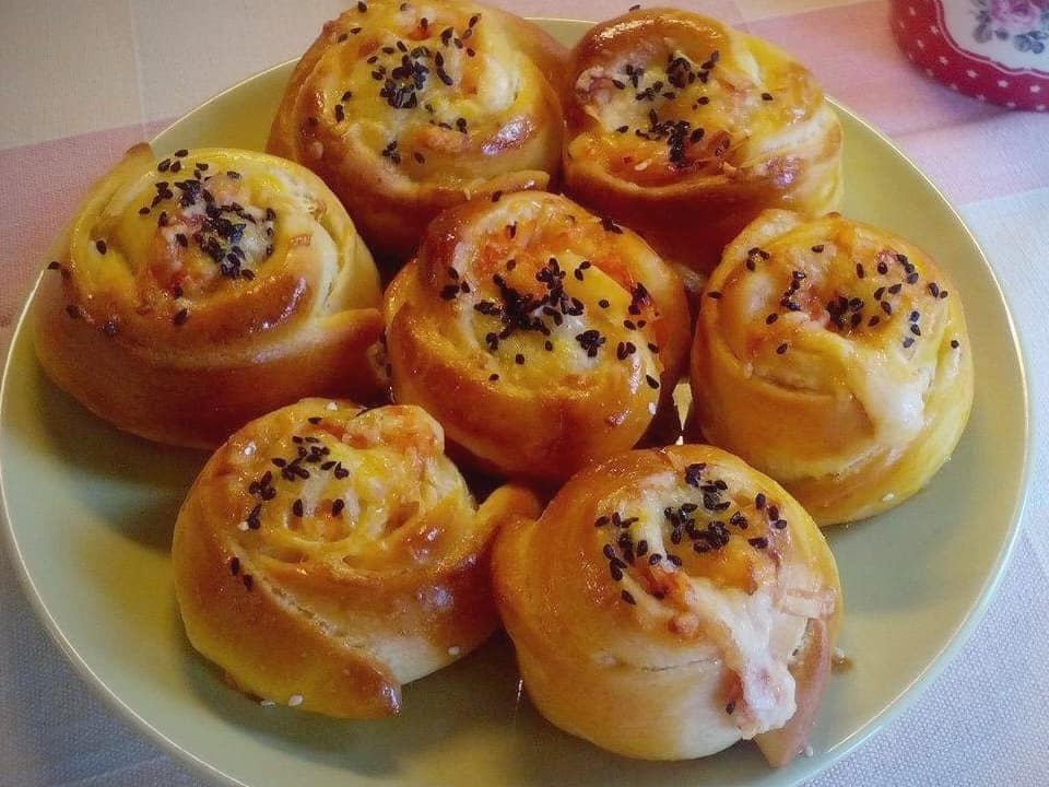 Φτιάξτε πανεύκολα Στριφογυριστά ρολακια με τυρί και μπέικον για μπουφέ και παιδικό πάρτυ!