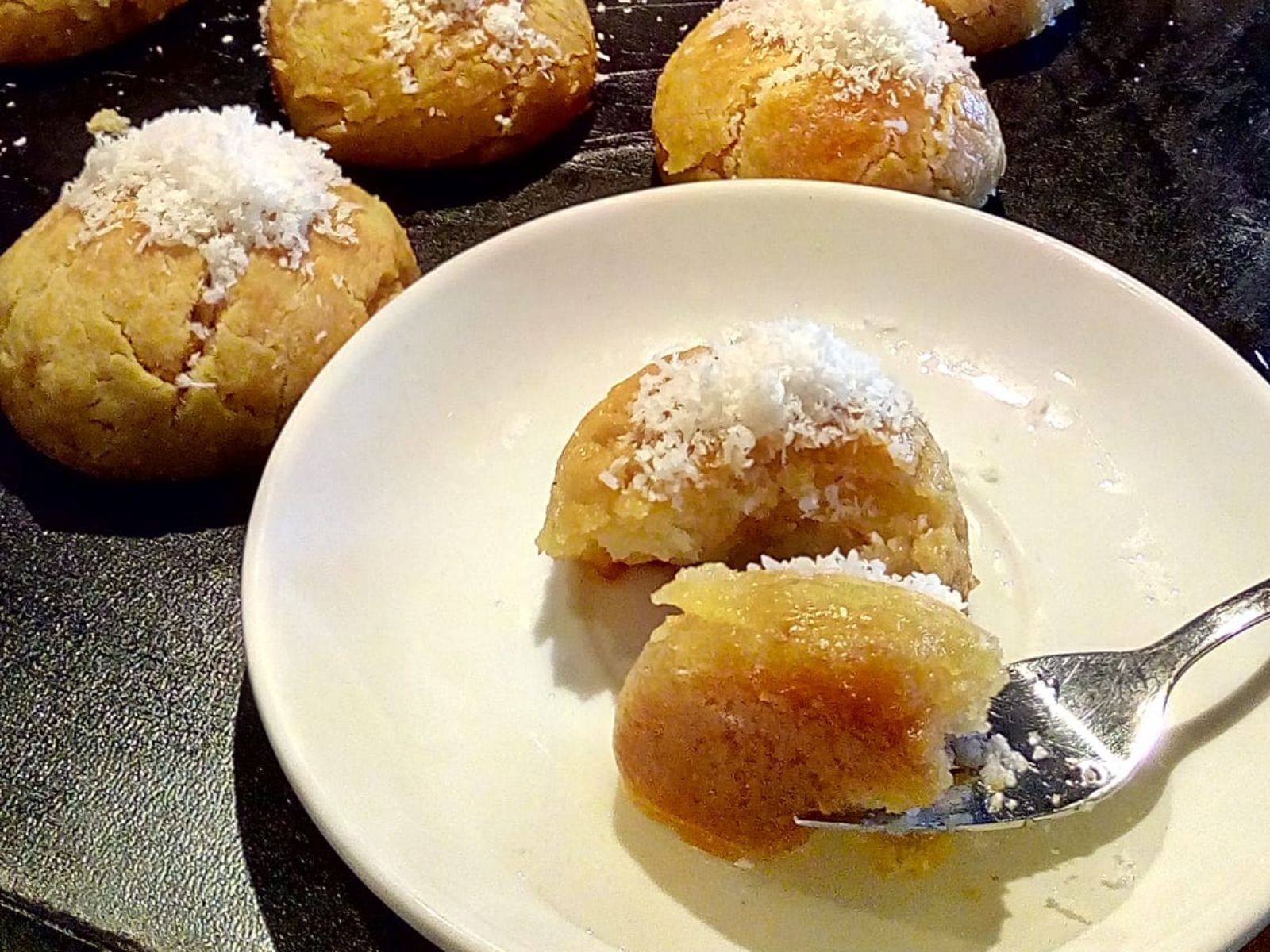 Λαχταριστά και πολύ Εύκολα γλυκάκια καρύδας !!!Τέλεια ιδέα για κέρασμα!