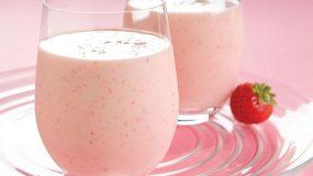 Pink Smoothie με γιαούρτι: Τα παιδάκια σας θα το λατρέψουν!