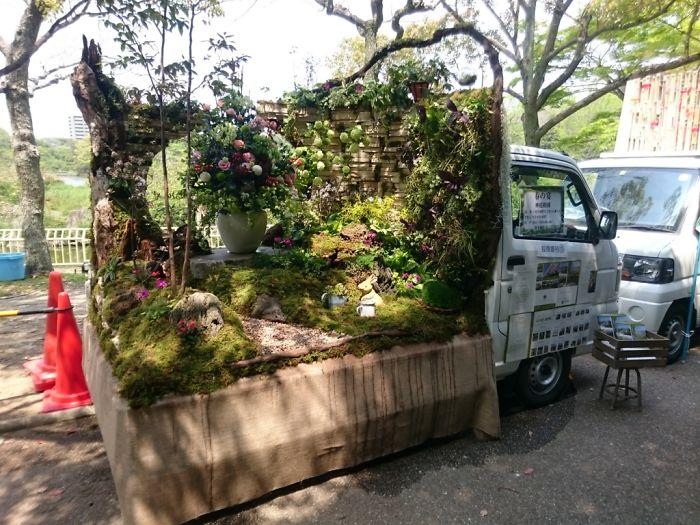 Στην Ιαπωνία δημιουργούν φανταστικούς κήπους πάνω σε καρότσες από αγροτικά