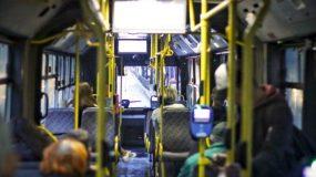 Τέλος η λαθρεπιβίβαση σε τρόλεϊ και λεωφορεία. Τι αλλάζει για τους επιβάτες από Δευτέρα