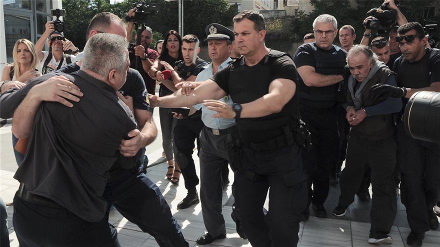 Στο δικαστήριο ο δολοφόνος της Δώρας Ζέμπερη: Αλήτη φέρε πίσω το παιδί, φώναζε ο πατέρας της εφοριακού 3 ζεμπερη2