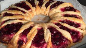 εύκολο cheesecake κορώνα με σφολιάτα χωρίς ζάχαρη από την Αργυρώ Μπαρμπαρίγου