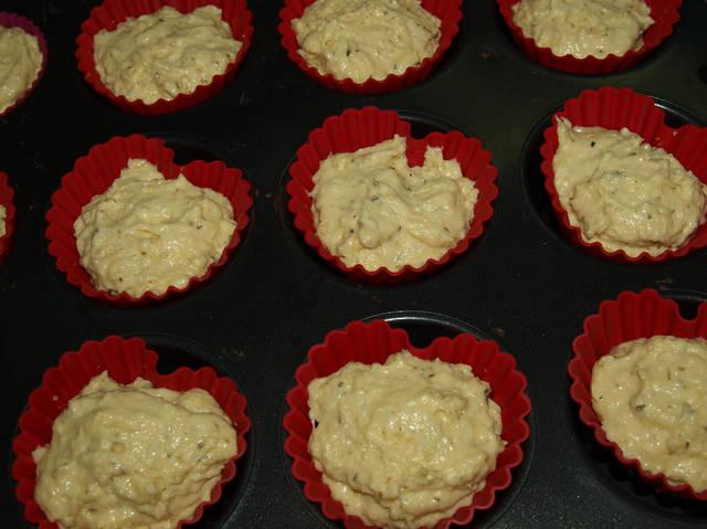 Αφράτα muffins με μοτσαρέλα