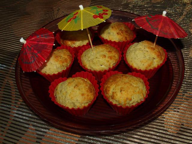 Αφράτα muffins με μοτσαρέλα