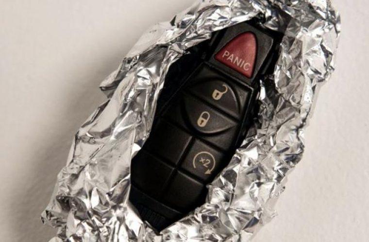 Γιατί πρέπει να τυλίγετε σε αλουμινόχαρτο το κλειδί του αυτοκινήτου