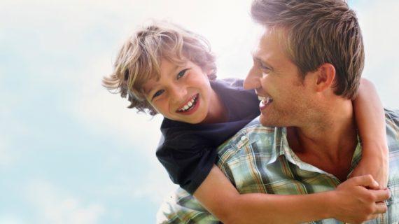 10 βασικά πράγματα που χρειάζεται ένας γιος από τον πατέρα του για να τον προετοιμάσει για τη ζωή