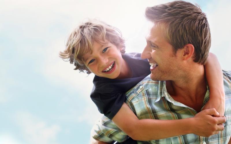 10 βασικά πράγματα που χρειάζεται ένας γιος από τον πατέρα του για να τον προετοιμάσει για τη ζωή