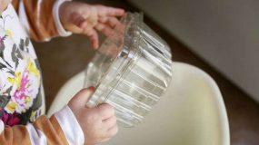 Προσοχή!Οι παιδίατροι προειδοποιούν: Χημικές ουσίες σε τρόφιμα και δοχεία φαγητού επικίνδυνες για τα παιδιά
