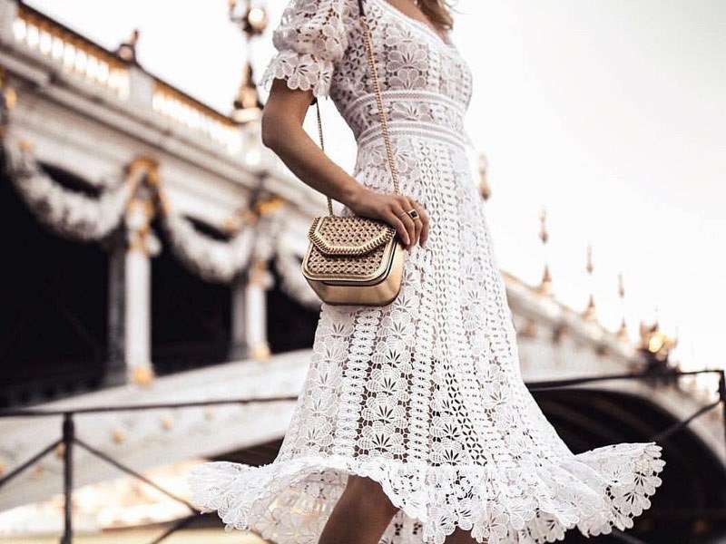 Street Fashion: 11+1 total white looks που θα σε εμπνεύσουν για το καλοκαιρινό σου στιλ