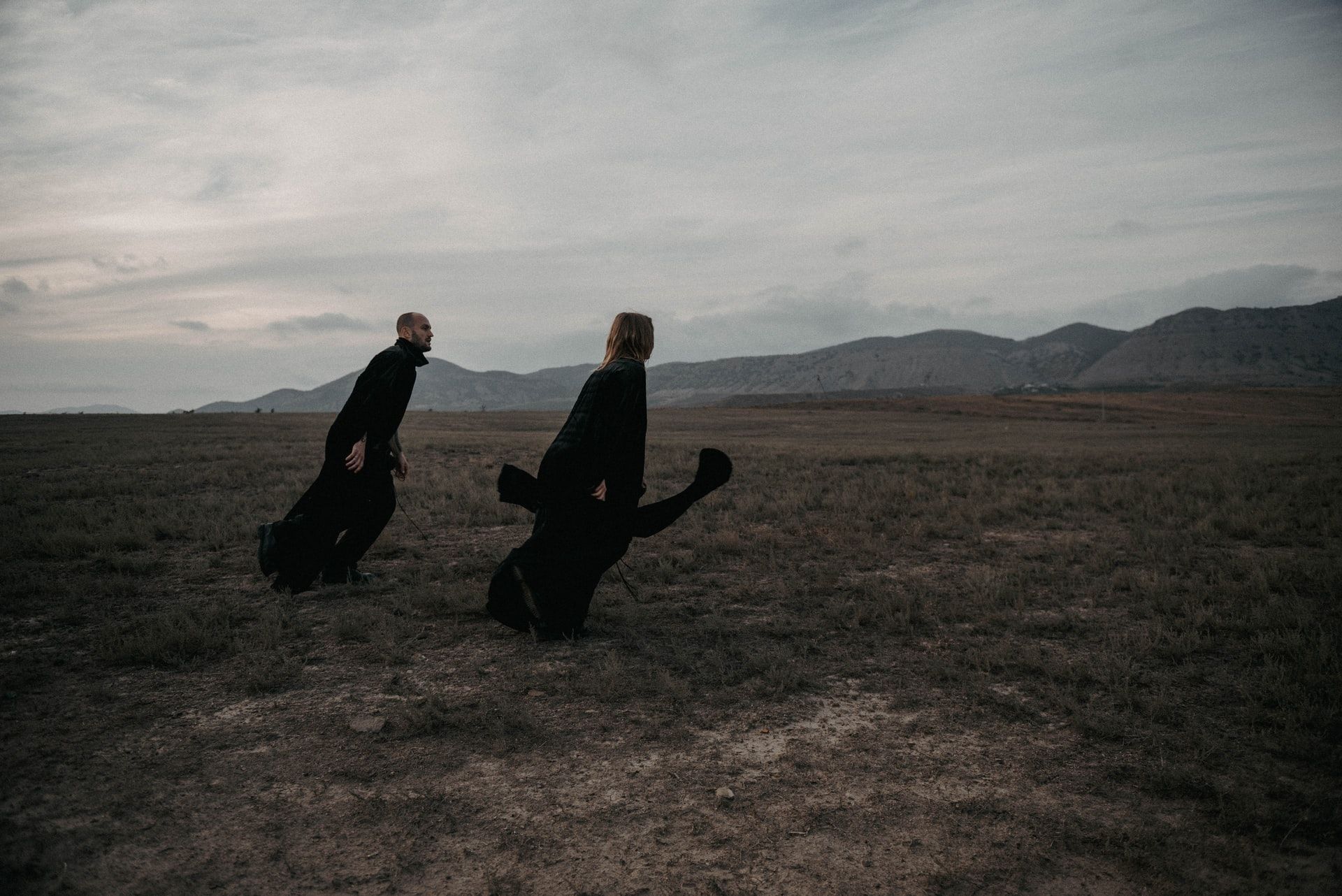 Ολα όσα δεν πρέπει να πεις σε έναν άνθρωπο που έχει πένθος και θρηνεί