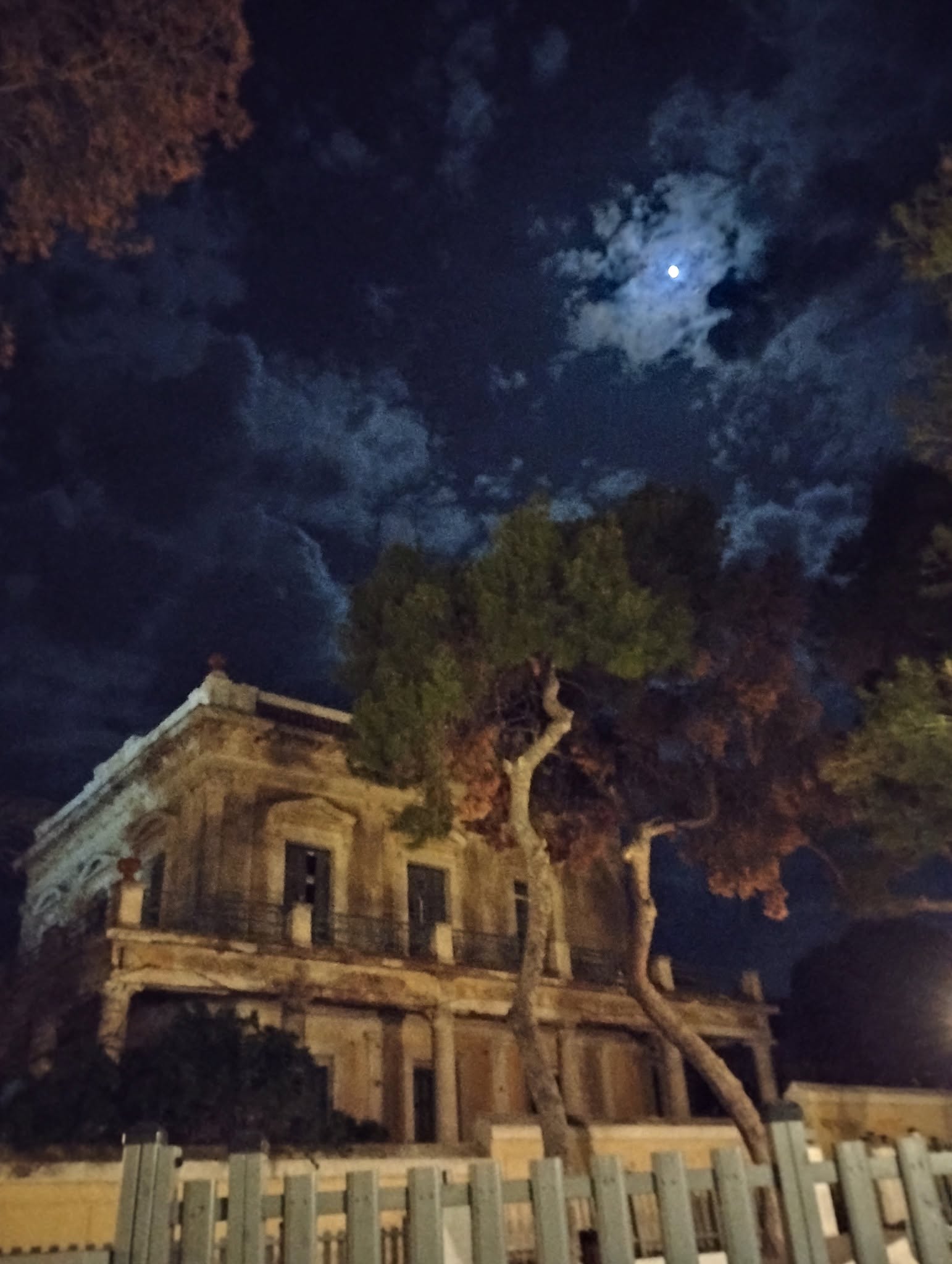 Το πιο ιδανικό: Το ελληνικό νησί που κάθε Σεπτέμβρη βουλιάζει από κόσμο (Pics)