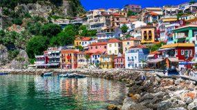 Η Καραϊβική της Ελλάδας: Σε αυτό το πολύχρωμο καρτ ποστάλ με τις εξωτικές παραλίες έρχεσαι οδικώς
