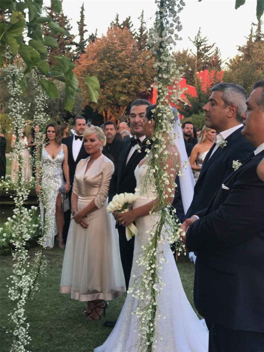 Γάμος Αντώνη Ρέμου - Υβόννης Μπόσνιακ: Δείτε φωτογραφίες από το γάμο της χρονιάς